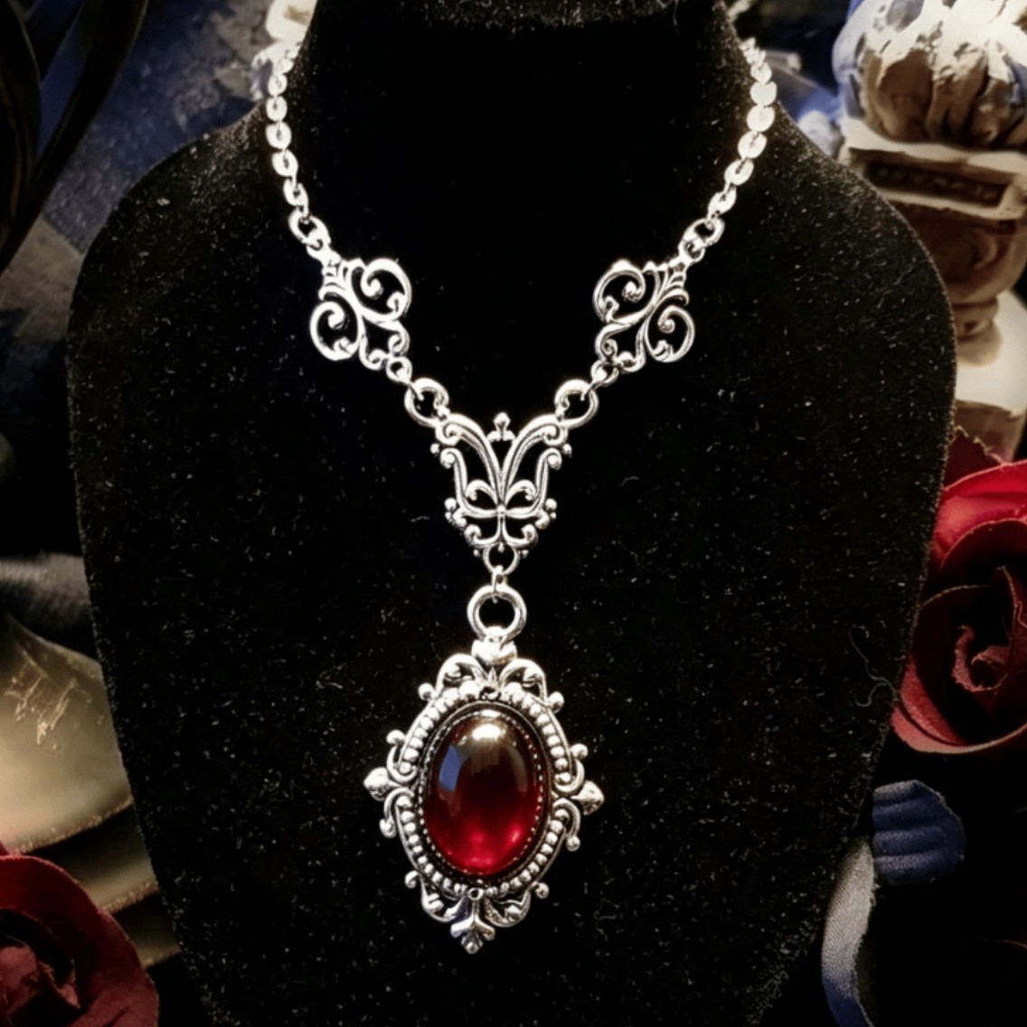 قلادة كاميو على شكل مصاص دماء، - مراجعة Men'S Vampire Accessories وسعره
