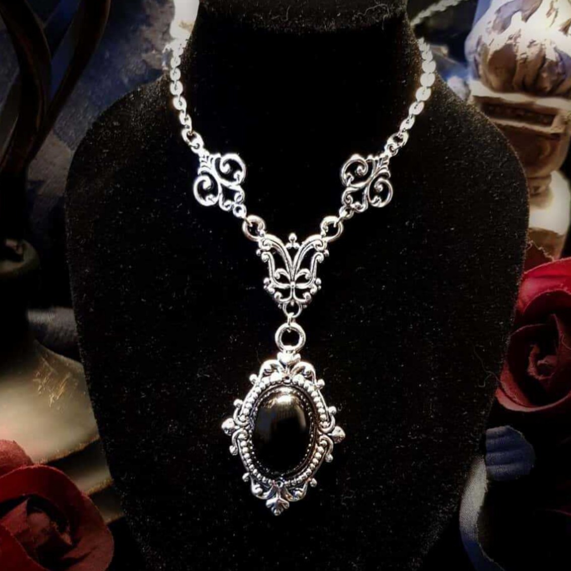 قلادة كاميو على شكل مصاص دماء، - مراجعة Men'S Vampire Accessories وسعره