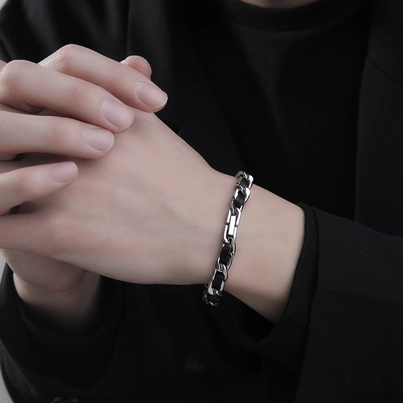 سوار عصري من التيتانيوم والجلد - مراجعة Men'S Accessories High End وسعره
